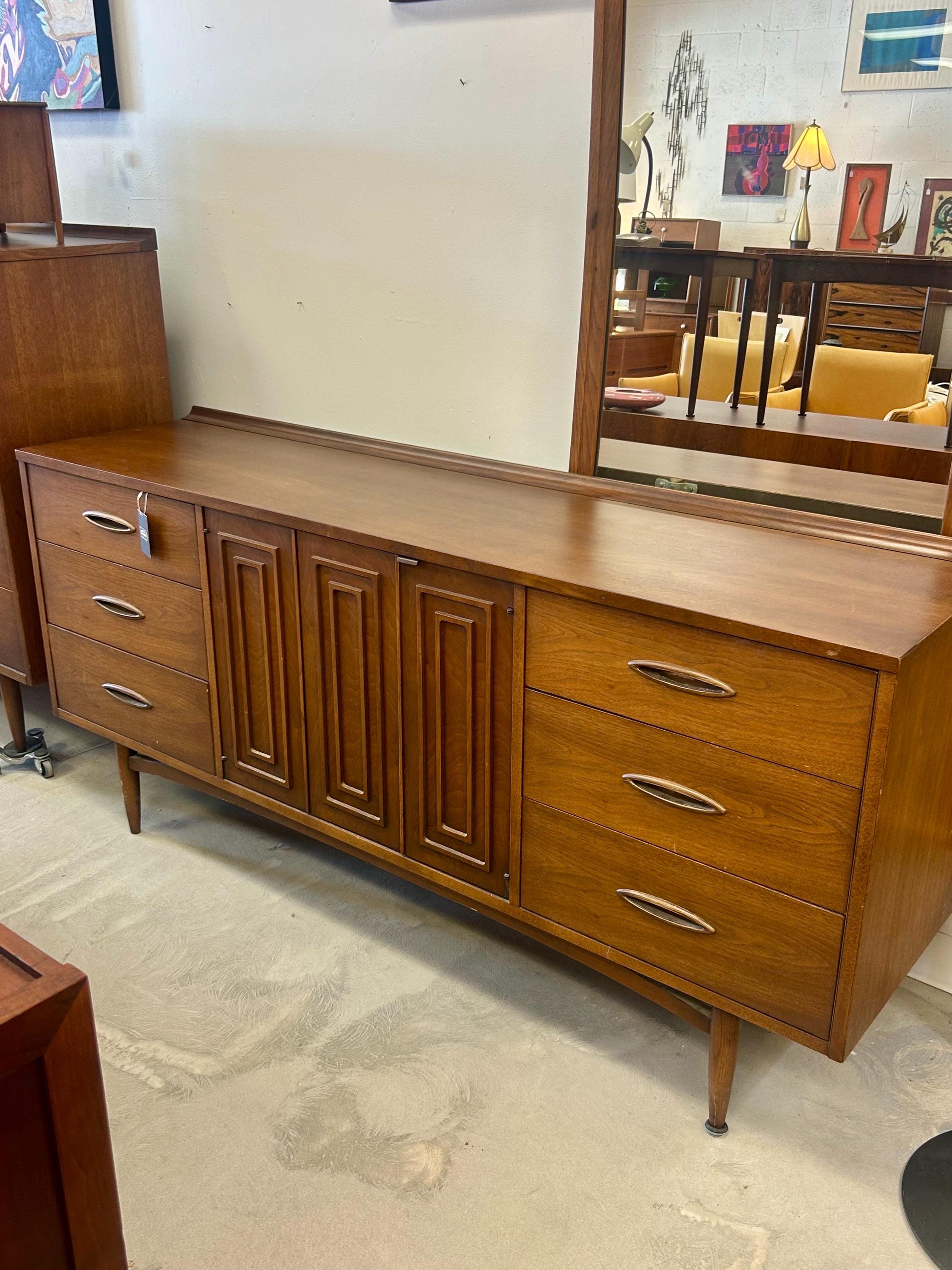 Broyhill Sculptra Lowboy Dresser - Mid Century Modern - Vintage - Etsy