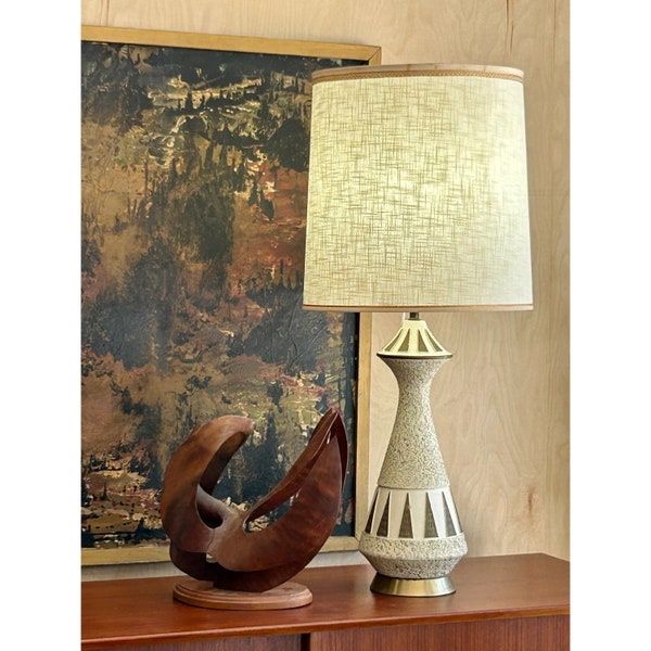 Vintage Mid Century Modern Table Lamp With Shade