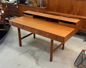 Vintage Peter Lovig Teak Executive Flip Top Desk - MCM - Mid Century Modern - Danish Modeen