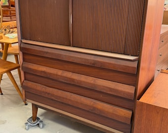 Vintage Lane First Edition Highboy Dresser Gentleman’s Chest