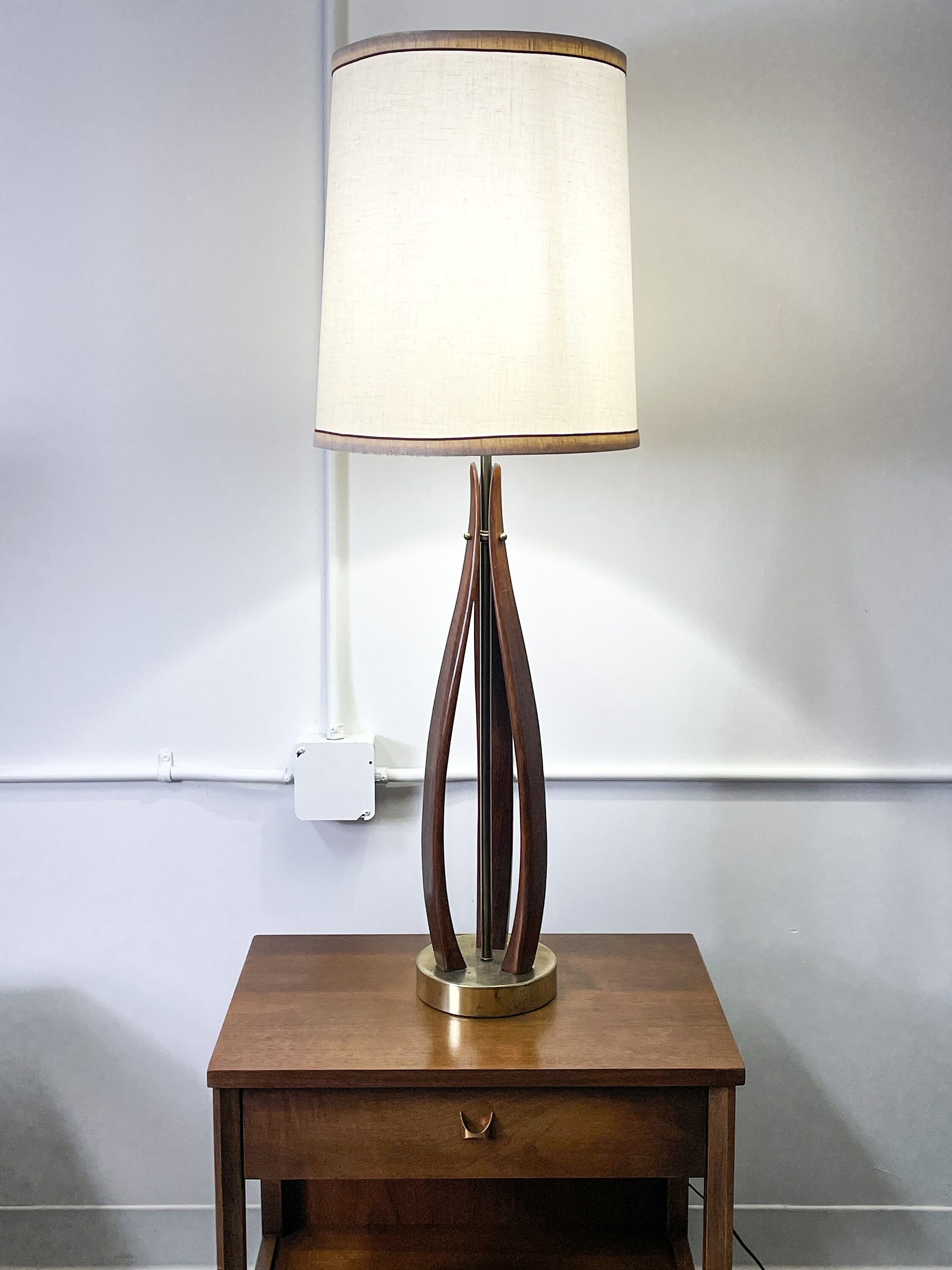 家具 midcentury vintage Olympia Table Lamp Vintage Mid Century Walnut Sculptural Table Lamp - MCM - Etsy