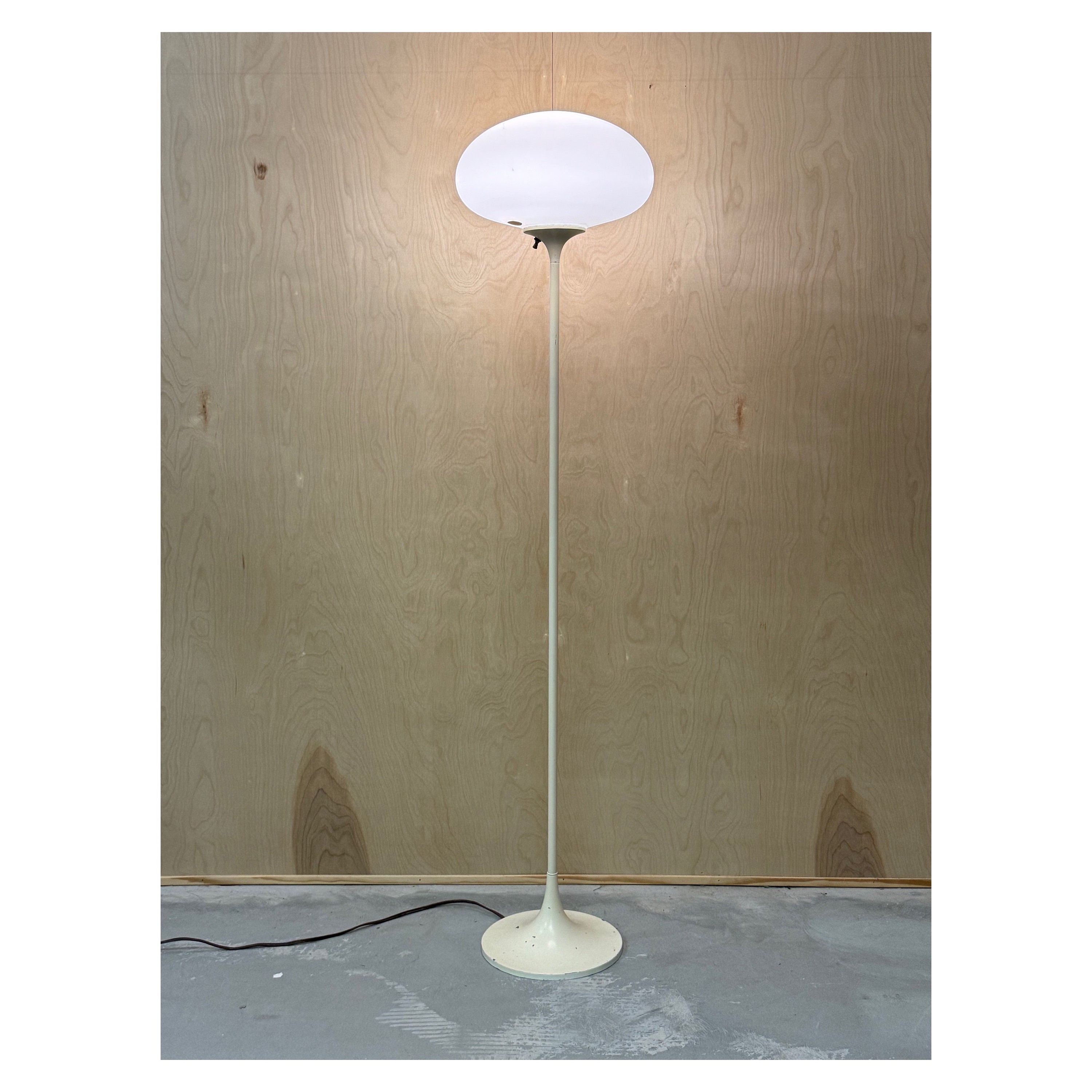 Vintage White Laurel Mushroom Floor Lamp MCM Mid Century Modern