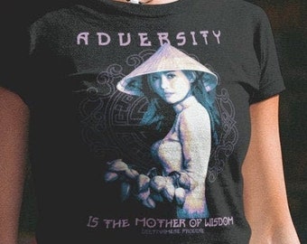 Camiseta com provérbio vietnamita, design Nón Lá Lady