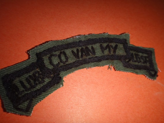 Hand Made Cloth Subdued Scroll Patch Vietnam War … - image 1