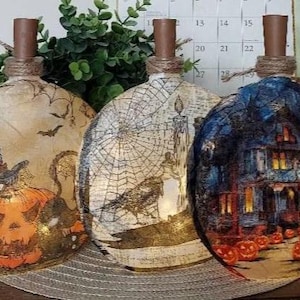 HALLOWEEN Bottle Light, Halloween Light, Halloween Lit Bottle, Halloween Decoration, Halloween Night Light, Lighted Decoration, Halloween