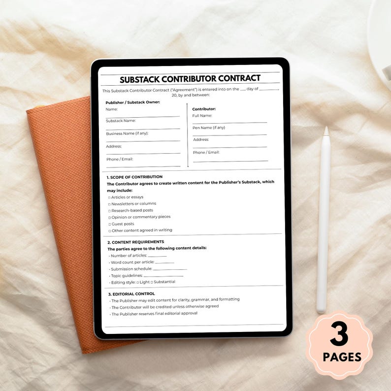 K&ouml;nnte beinhalten: Ein digitales Tablet mit einem Substack-Contributor-Vertrag, mit Textfeldern f&uuml;r Verlags- und Autorenangaben. Ein Notizbuch und ein Stift liegen neben dem Tablet. Ein Aufkleber mit dem Text "3 PAGES" befindet sich unten rechts.