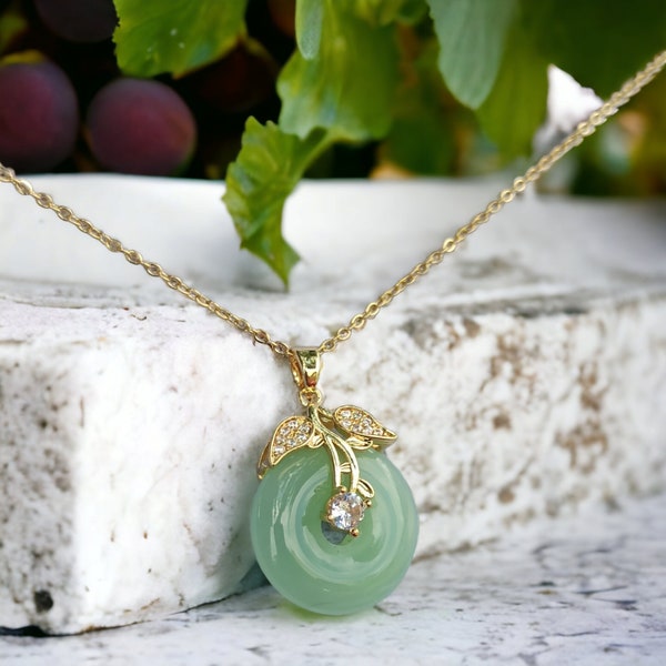 Collier femme en Jade naturelle avec pendentif en forme de donuts / titane plaqué or Chaîne Fine 40 cm + 5 cm d'extension