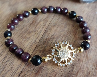 Women's lithotherapy bracelet in natural Garnet stone Sunstone with central zircon sun Very chic and trendy