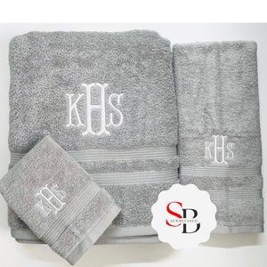 Personalized Bath Towel Set, Monogram Towel Set, Embroidered Bath Towels, 3pc Bath Towel Set, Personalized Graduation Gifts