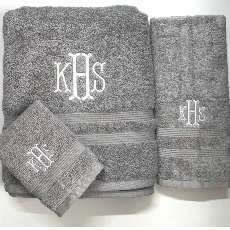 Personalized Bath Towel Set, Monogram Towel Set, Custom Embroidered Towels, Wedding Gift, Housewarming Gift, Couples Gift, Luxury Towel Set bild 2
