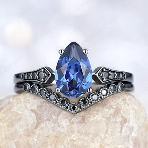 Gothic Pear Cut Cornflower Blue Sapphire Black Gold Engagement Ring Set, Dark Bridal Set Rhodium Black Wedding Promise Ring Gift for Women