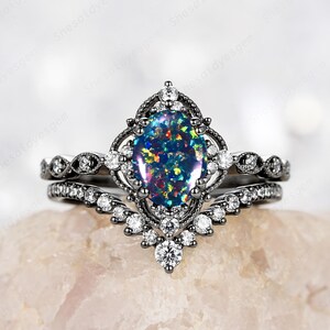 Gothic Oval Form Schwarz Opal Verlobungsring Set, Mix Feuer Schwarz Opal dunklen Ehering, Witchy Versprechen Vorschlag Jubiläum Ring für Frauen