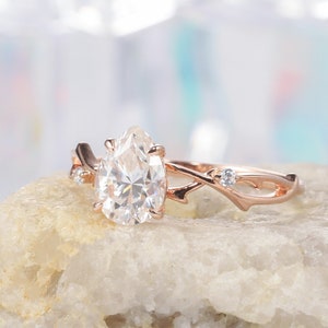 Vintage 1 Carat Pear Cut Moissanite Engagement Ring, 18K Rose Gold Twig Branch Diamond Nature inspired Moissanite Wedding Promise Ring Gift