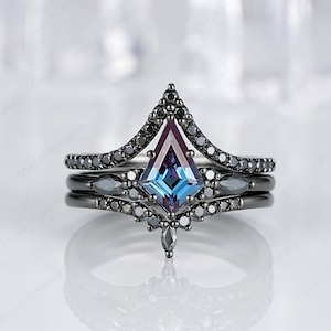 3PCS Gothic Kite Shape Alexandrite Black Engagement Ring Set, V Shape Black Gold Promise Ring, Vintage Rhodium Black Wedding Ring for Women