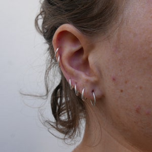 Perforazione dell'elica | DaithPiercing | Piercing multipli all'orecchio | Orecchini in argento | Argento sterling 925 | Cura dell'orecchio