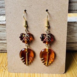 Handcrafted Autumn Leaves Earrings with Intricate Detailing and Fall-Inspired Elegance