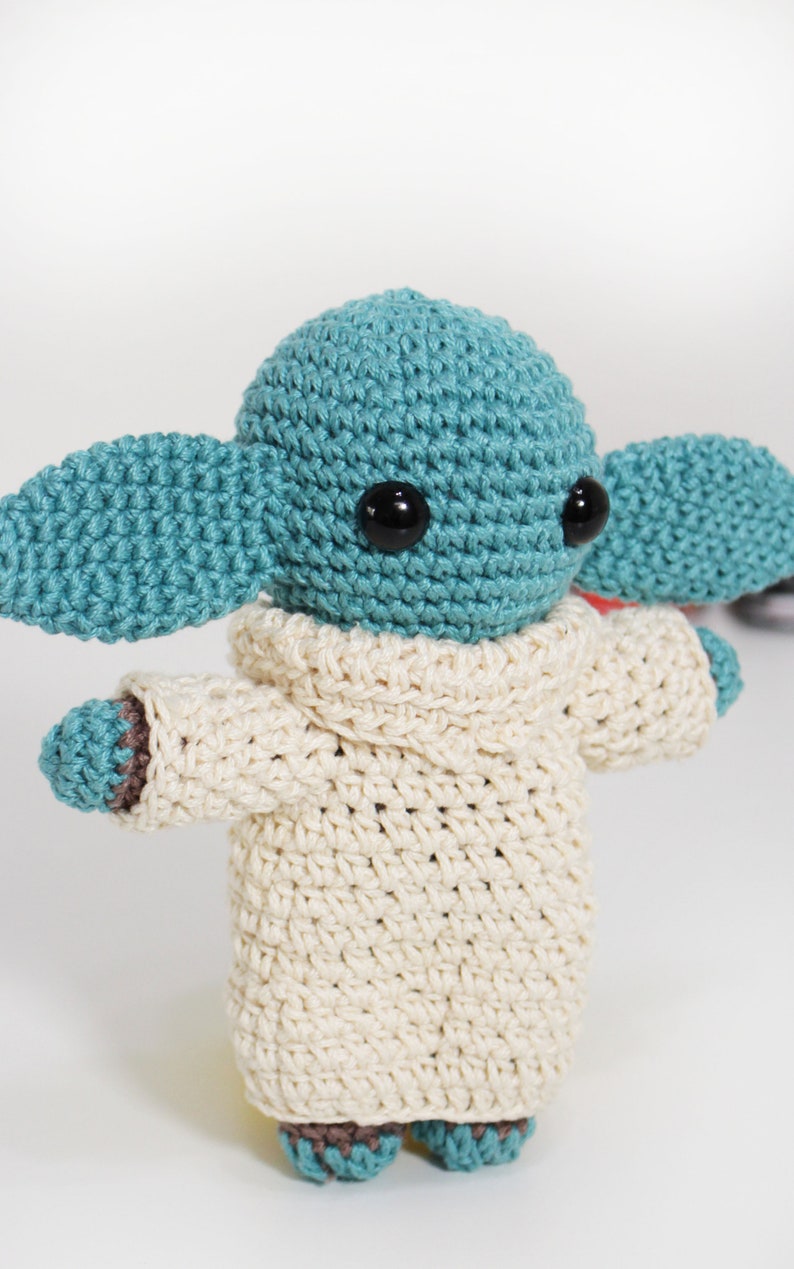 Handmade Baby Yoda Christmas Gift Idea Birthday Gift for Kids Baby Yoda Handmade Crochet Toy Plushie 100% Cotton Handmade Crochet Toy imagen 2