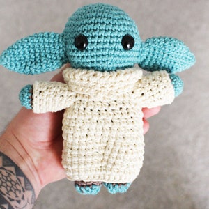 Handmade Baby Yoda Christmas Gift Idea Birthday Gift for Kids Baby Yoda Handmade Crochet Toy Plushie 100% Cotton Handmade Crochet Toy imagen 6