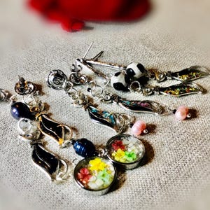 Black Cat Earrings Set: Resin Flower & Pearl Dangle Jewelry