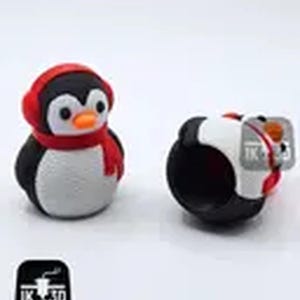 Knitted Penguin Figurine: 3D Printed Cozy Desk Decor