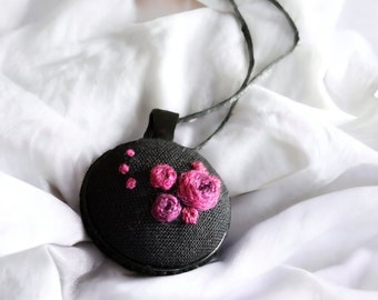 Collar bordado - rosas rosadas, primavera, verano, flor minimalista moderna