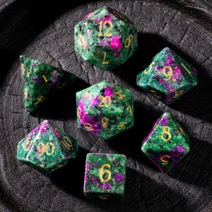 Juego de dados de piedras preciosas de rubí zoisita, regalo para D&D