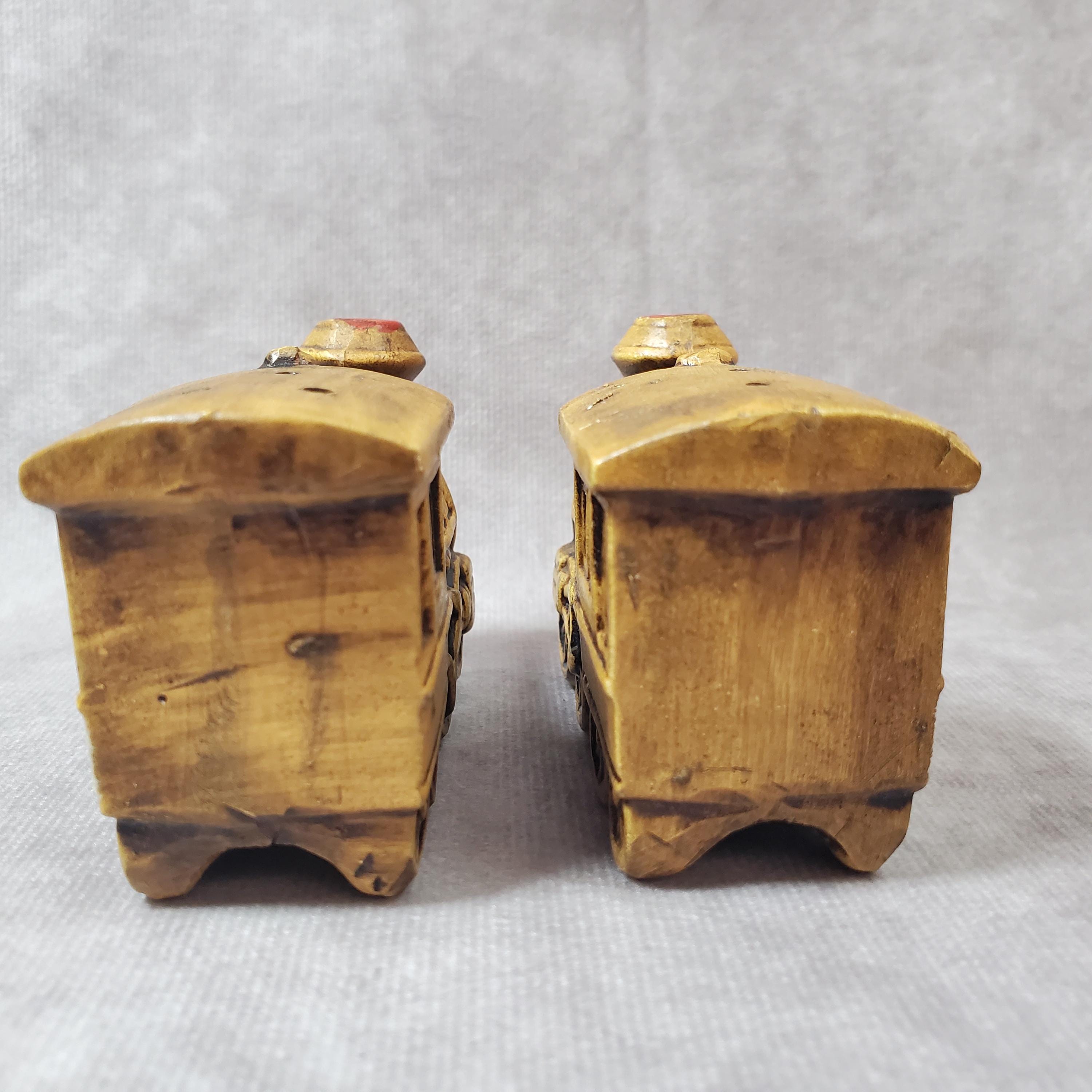 Vintage Train Salt and Pepper Shakers Made in Japan | 1950s