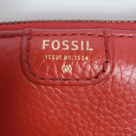 Fossil Red Leather Zip Around Wallet Issue No. 19… - image 2