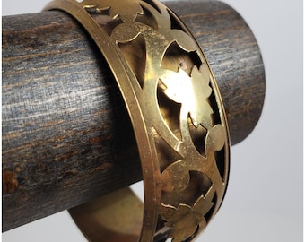 VTG Brass Floral Cutout Bangle Bracelet Openwork Vine Design Wide Cuff Style Mid Century Boho Jewelry Gift for Her Polished Gold Tone