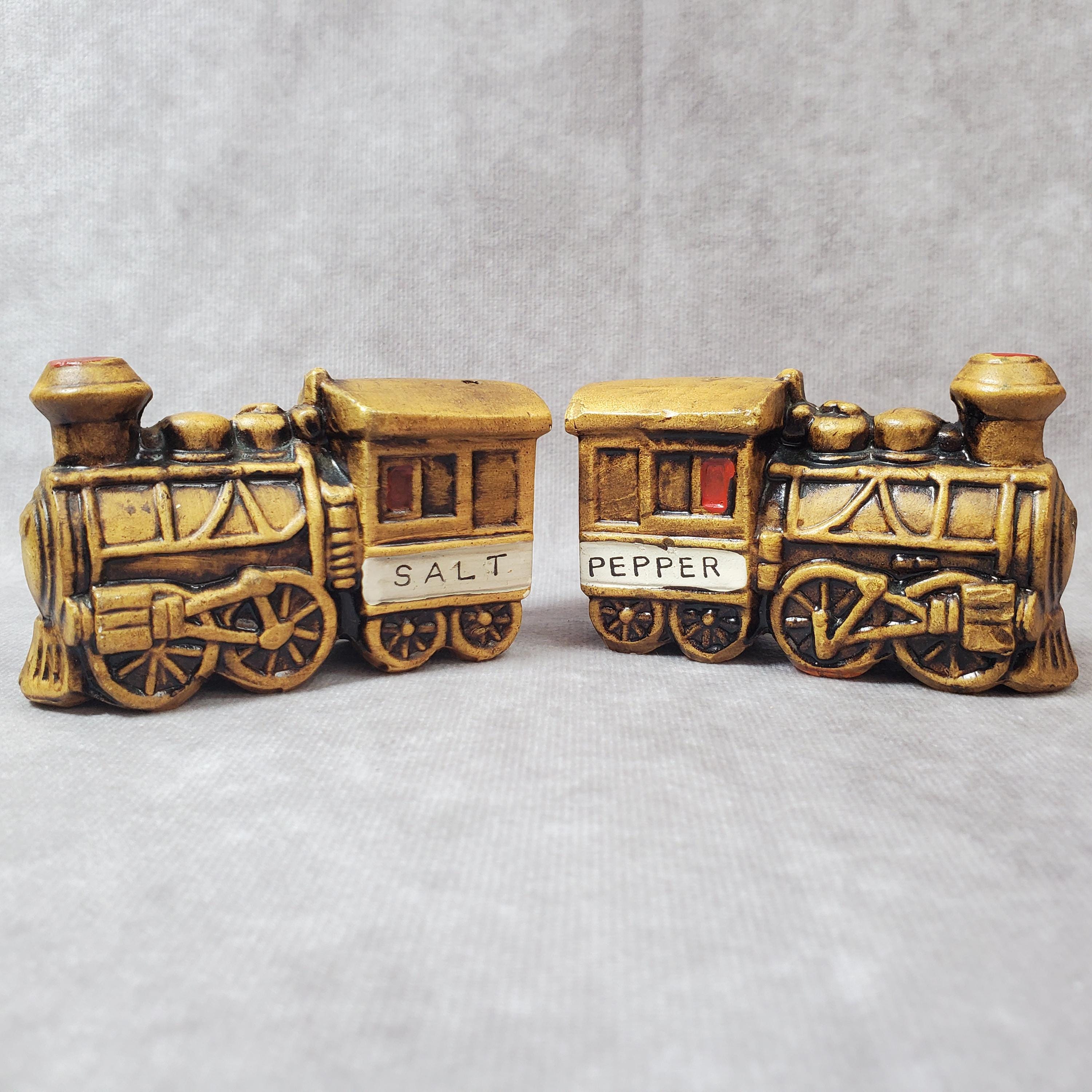 Vintage Train Salt and Pepper Shakers Made in Japan | 1950s