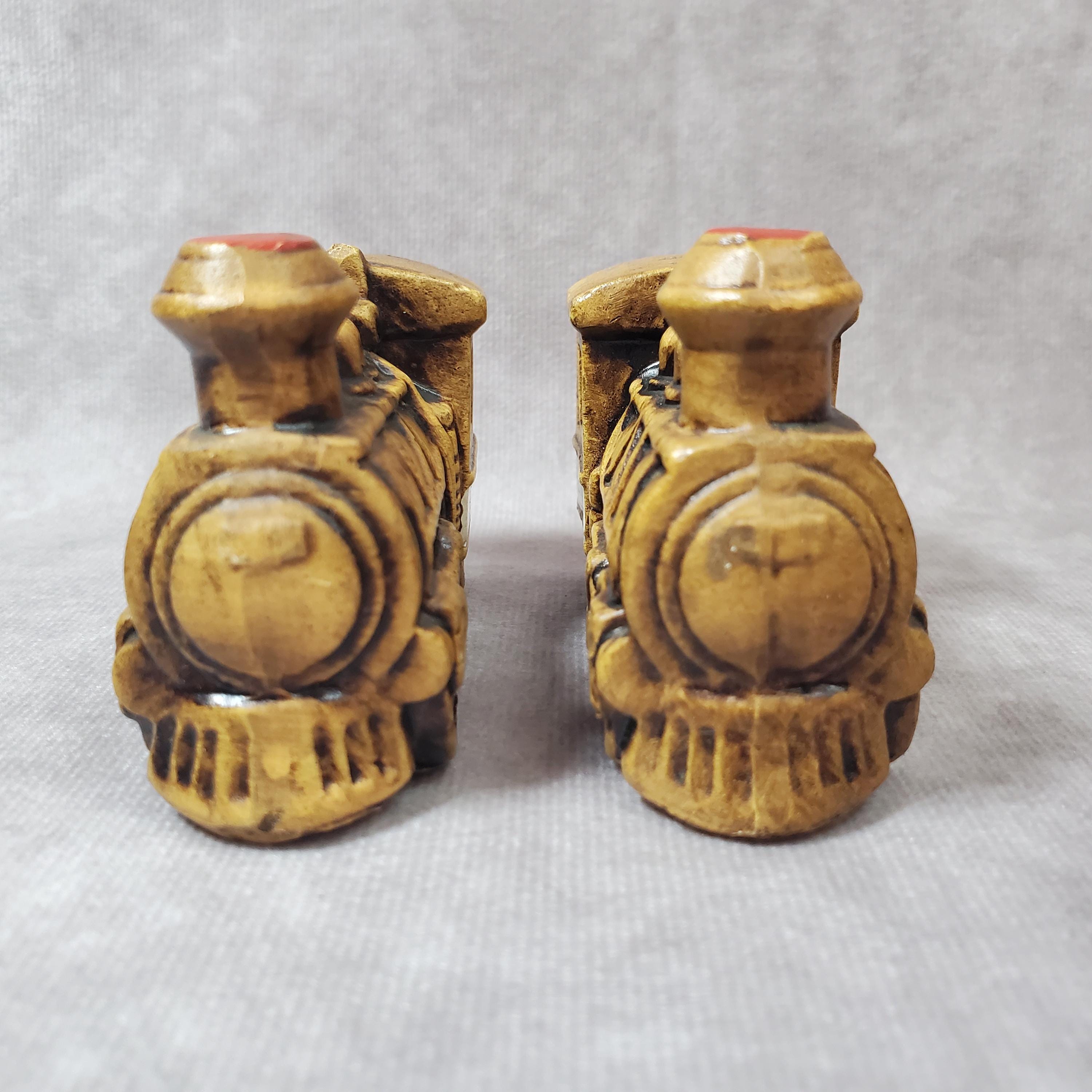 Vintage Train Salt and Pepper Shakers Made in Japan | 1950s