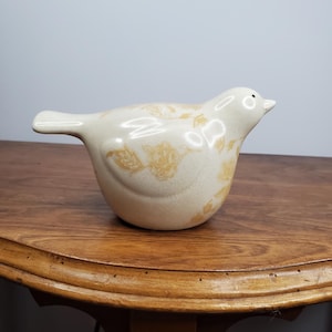 VTG spękana szkliwiona ceramiczna figurka ptaka żółty kwiatowy gołąb róża cottagecore francuski wiejski wystrój boho shabby chic rzeźba półka sztuka
