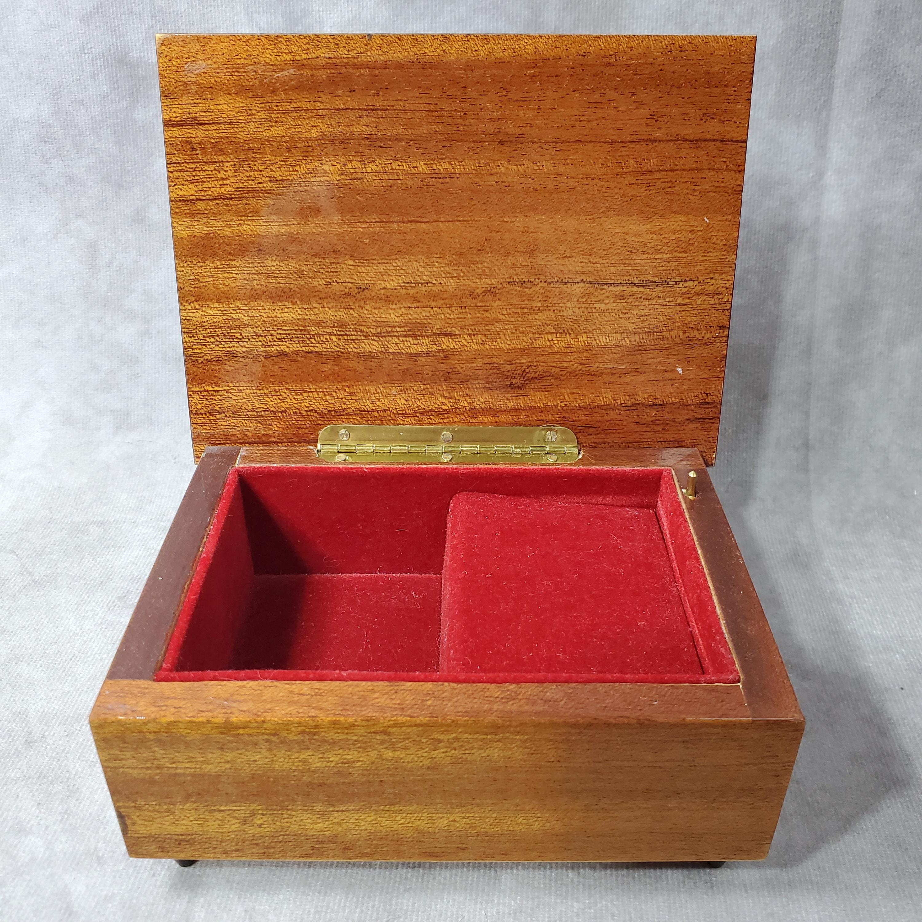 Vintage Swiss Music Box Plays “du Du Liegst Mir Im Herzen