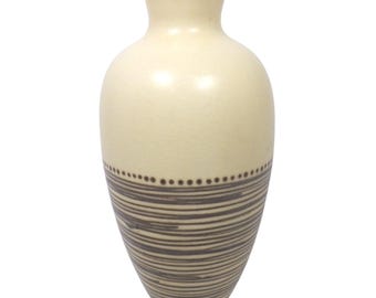 Jarrón de cerámica de estilo alemán occidental de mediados de siglo con esmaltado craquelado marrón crema, patrón 109