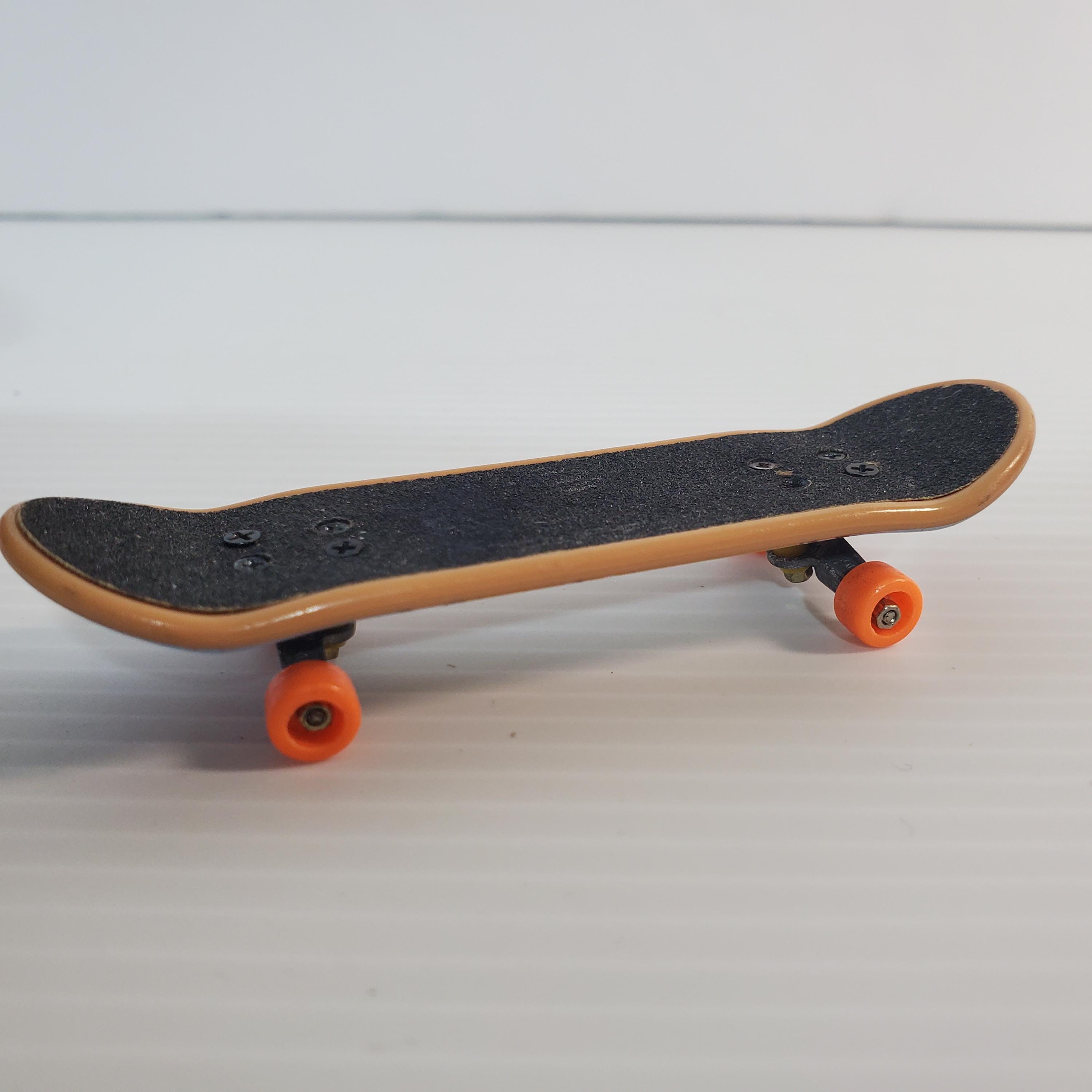 Tech Deck Steve Kesser ホットドッグ フィンガーボード | イエロー