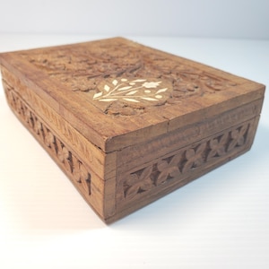 VTG Carved Wood Trinket Box India Cottagecore Floral Inlay Jewelry Box Small Rustic Boho Decor Hinged Keepsake Chest Made for Action Imports