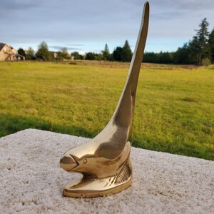 VTG Solid Brass Bird Figurine with Long Upward Tail MCM Sculptural Home Decor Cottagecore Retro Minimalist Animal Lover Gift