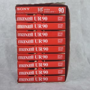 Maxell UR 90 Cassette Tapes Sealed x10 in Box Vintage Normal Bias IEC Type I Audio Tapes Retro Recording Media 1990s NOS