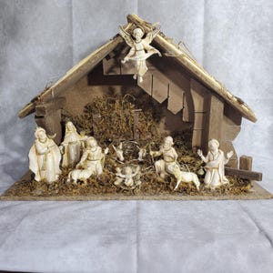 Crèche vintage Made in Italy, scène de crèche de Noël rustique, stable, figurines en résine, accents dorés, crèche, décoration de vacances, style ferme
