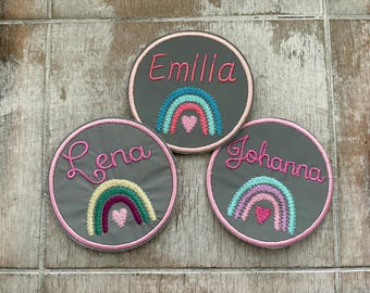 Reflektierender Klett Patch,Klettie,Regebogen Motiv,mit Namen personalisiert,Schulkind,Schulranzen,Schultüte,Rucksack,Adventskalender