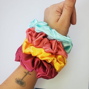 Silky Scrunchies Hair Ties Elastic Scrunchie Tie Satin Silk Gift Damage Free Hair Friendly