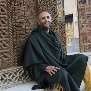 SHIVAM PRAYER SHAWL, Green, Large Handwoven Wool Prayer Blanket, Buddhist Wool Shawl, Tibetan Shawl | EspritdelHimalaya