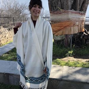 SWATANTRA MEDITATION Shawl - Prayer Shawl - Meditation Blanket - Wool Shawl - Ethnic Shawl -Cream Shawl - Handwoven  ESPRITDELHIMALAYA