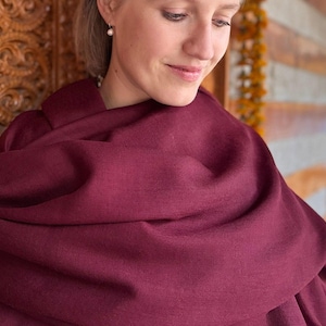TARA Large MEDITATION SHAWL - Tibetan blanket - Buddhist Shawl - Buddhist Blanket - Monk - Red Shawl - Burgundy | EspritdelHimalaya