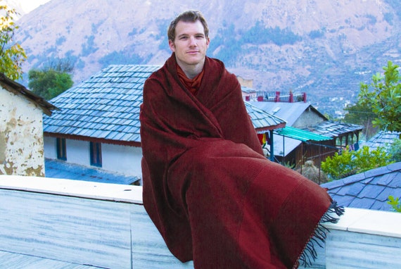 SHIVAM Meditation Shawl Blanket Prayer Large Buddhist Tibetan Extra large  Wool Burgundy | EspritdelHimalaya
