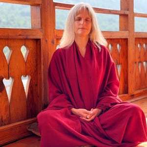 LAMA - Large Meditation Blanket - Burgundy