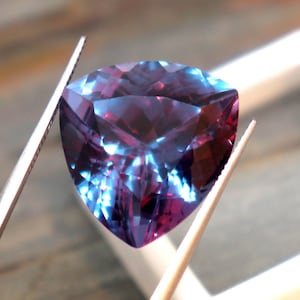 Earthmined Color Changing Alexandrite Stone Unheated Untreated Alexandrite Trillion Cut 12CT Certified Alexandrite Faceted AAA+ Alexandrite