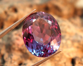 Alexandrite certifiée CGI de qualité AAA+ Alexandrite multicolore aux couleurs changeantes, taille ovale, pierre précieuse d'Alexandrite extraite de 16 à 18 carats