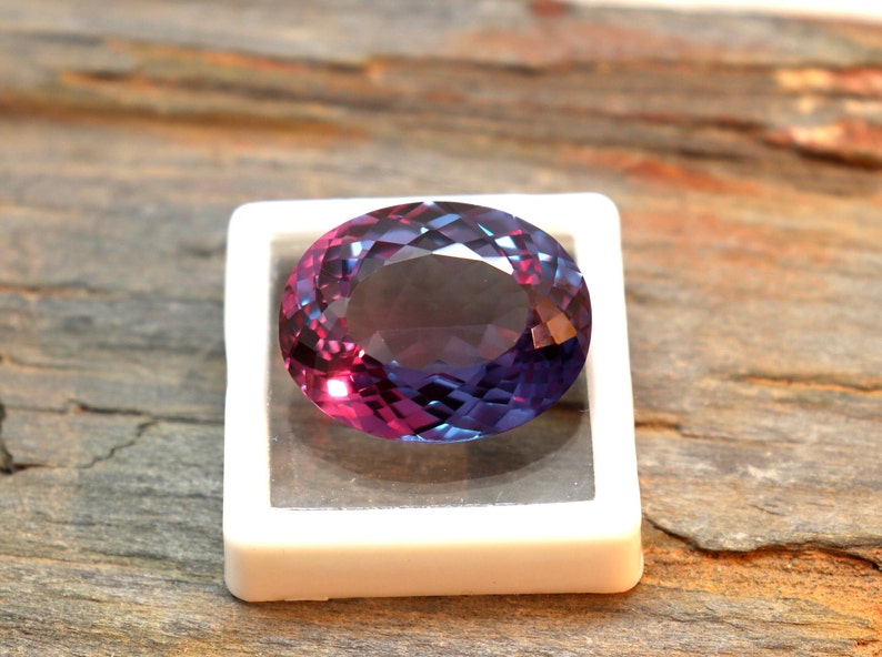 Alexandrite certifiée CGI de qualité AAA Alexandrite multicolore aux couleurs changeantes, taille ovale, pierre précieuse d'Alexandrite extraite de 16 à 18 carats image 3