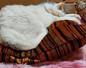 Velvet Resting Pillow Bed For Cats And Dogs